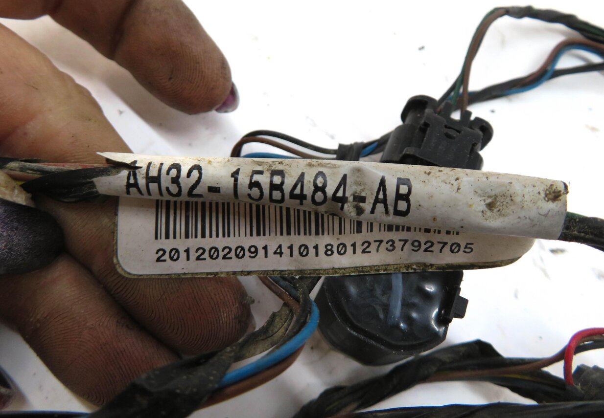 Thumbnail 4: 2012 RANGE ROVER SPORT L320 REAR PARK ASSIST PDC SENSOR SET/4 (BLACK) & HARNESS