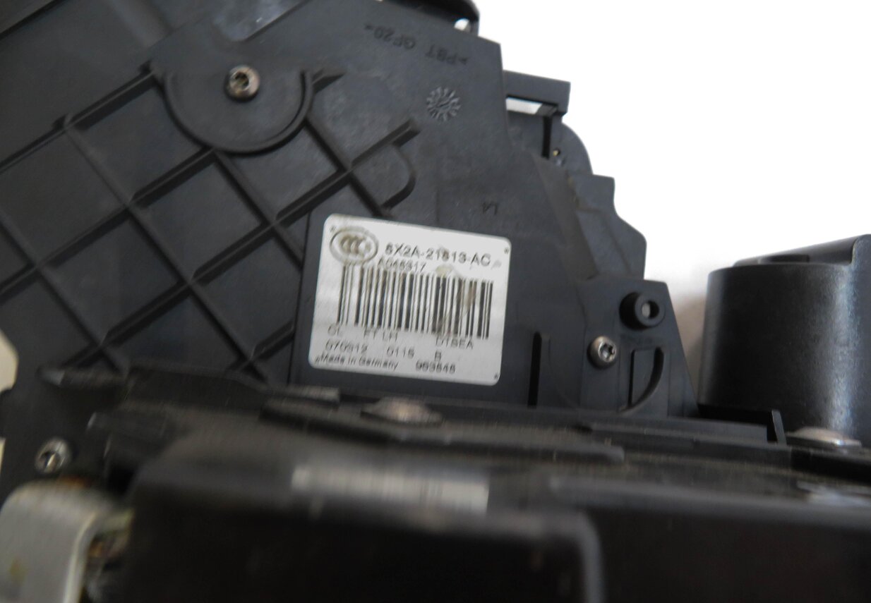 Thumbnail 4: 2010-2019 EVOQUE LR4 / RANGE ROVER SPORT (L320) LEFT FRONT PASSIVE DOOR LATCH
