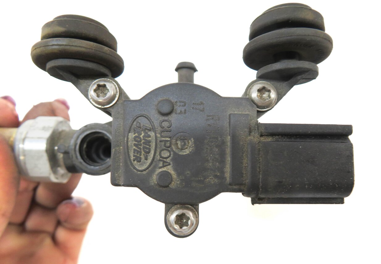 Thumbnail 6: 2012 RANGE ROVER SPORT (L320) AIR SUSPENSION TRANSFER RELIEF VALVE SET/3