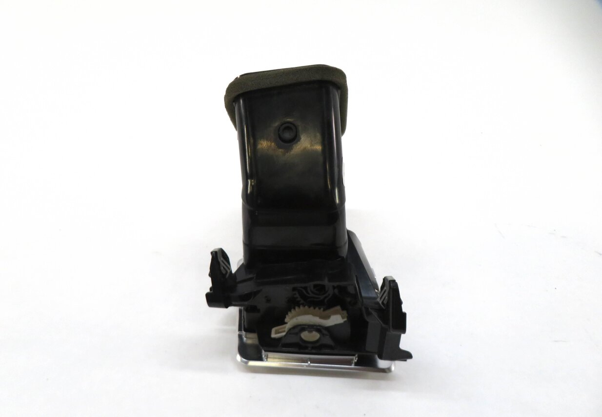 Thumbnail 4: 2012 RANGE ROVER SPORT (L320) FRONT RIGHT PASSENGER OUTER A/C HEATER AIR VENT