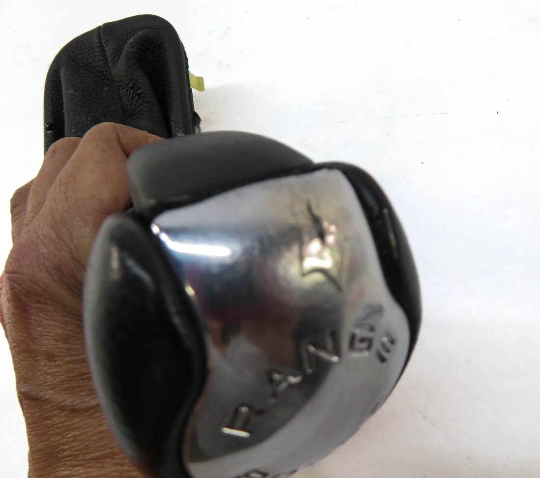 Thumbnail 5: 2012 RANGE ROVER SPORT (L320) FLOOR SHIFTER KNOB w/ BOOT (SILVER & BLACK)