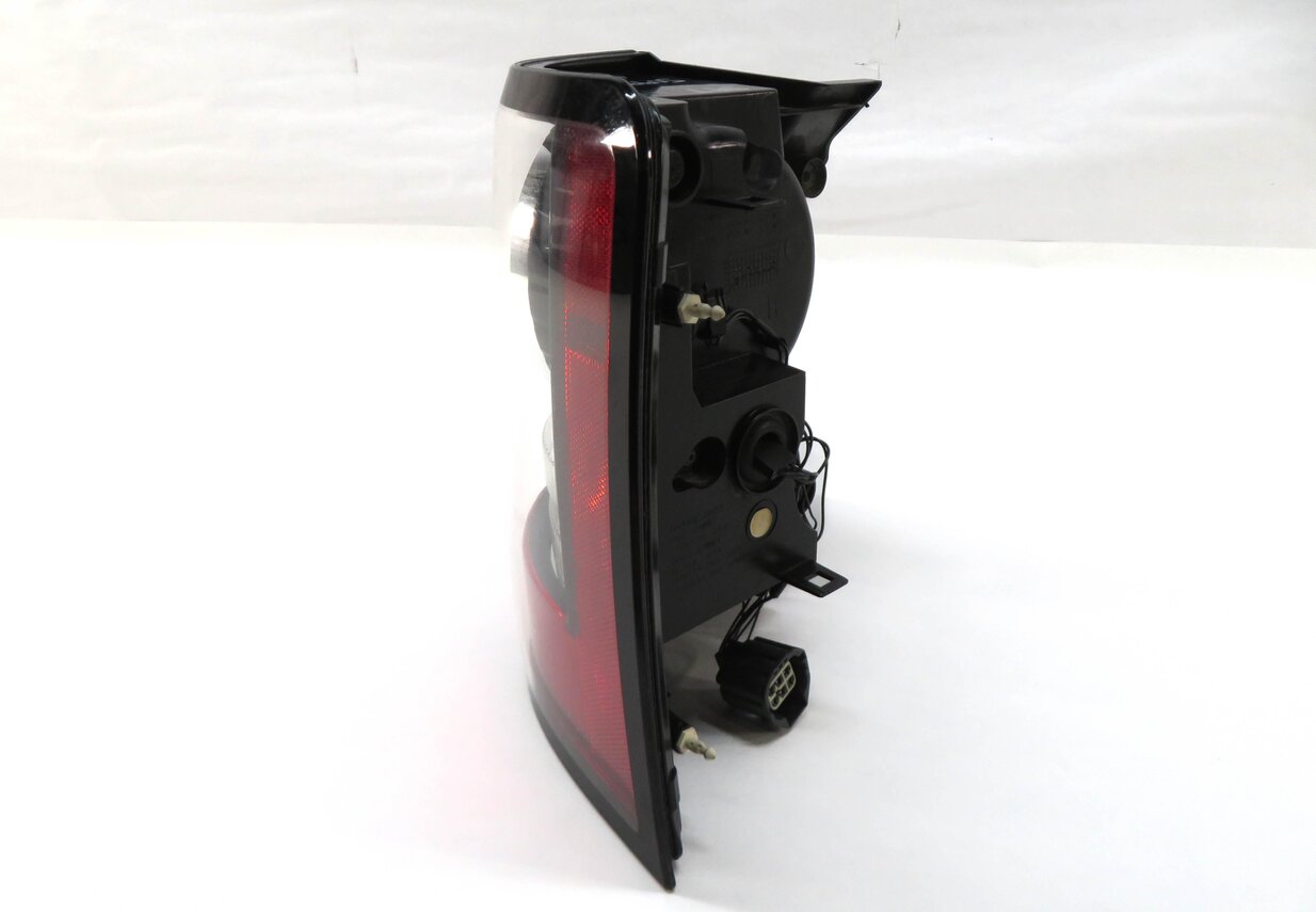 Thumbnail 4: 2012-2013 RANGE ROVER SPORT (L320) RIGHT PASSENGER TAILLIGHT BRAKE LIGHT LAMP