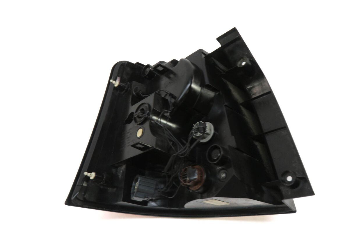 Thumbnail 5: 2012-2013 RANGE ROVER SPORT (L320) RIGHT PASSENGER TAILLIGHT BRAKE LIGHT LAMP