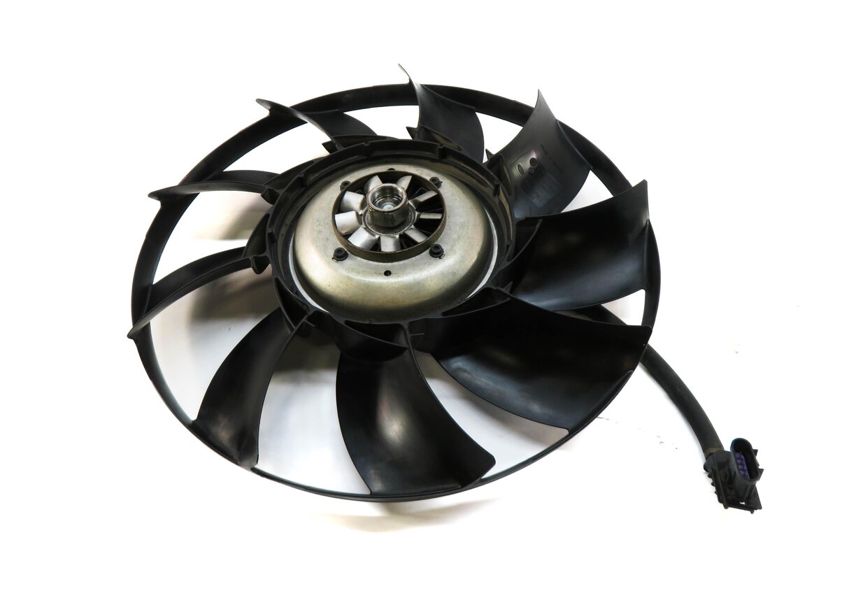 Thumbnail 3: 10-18 RANGE ROVER SPORT LR4 3.0L 5.0L SUPERCHARGED ENGINE COOLING FAN w/ CLUTCH