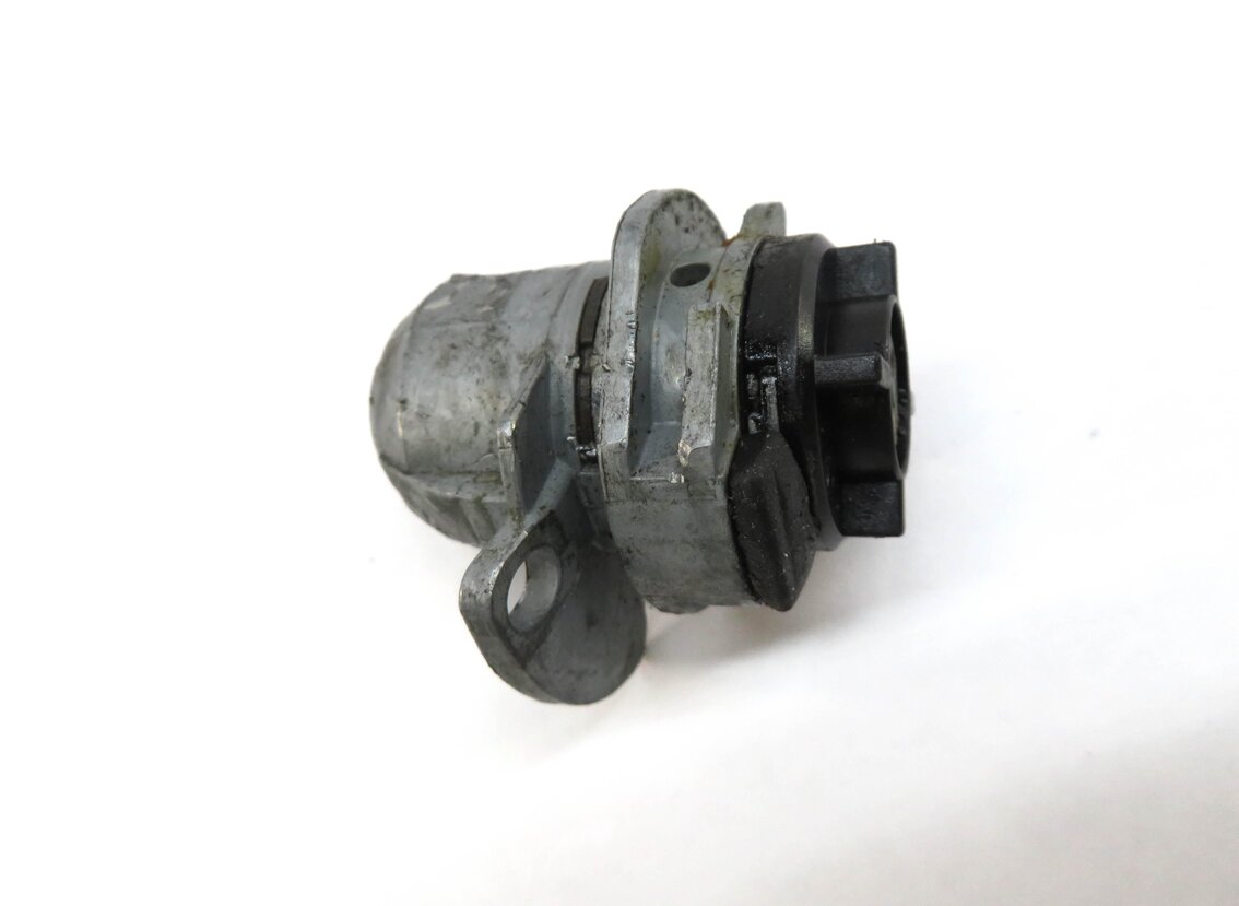 Thumbnail 5: 2012 BMW 740Li (F01) FRONT LEFT DRIVER DOOR & TRUNK LOCK CYLINDER WITH KEY