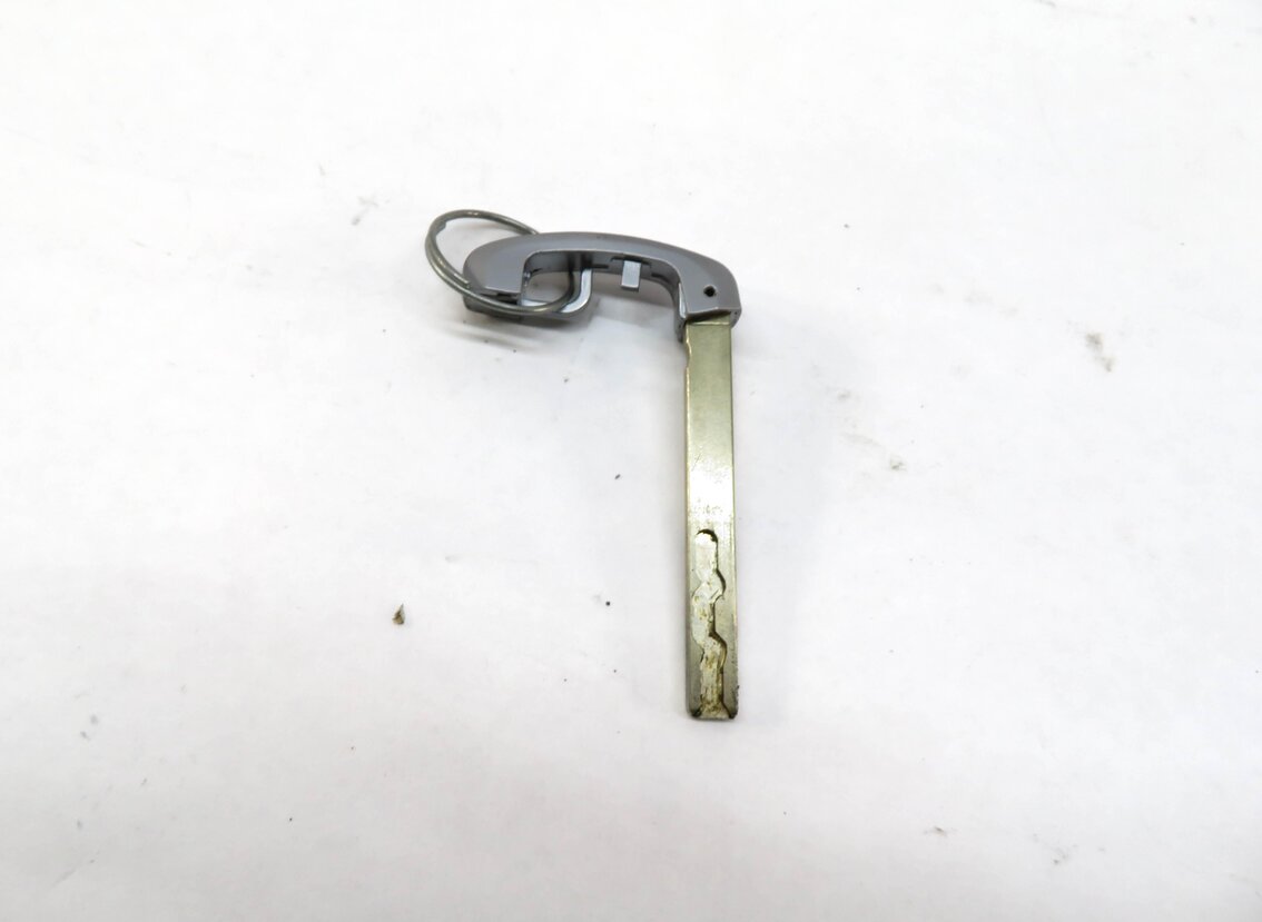 Thumbnail 6: 2012 BMW 740Li (F01) FRONT LEFT DRIVER DOOR & TRUNK LOCK CYLINDER WITH KEY