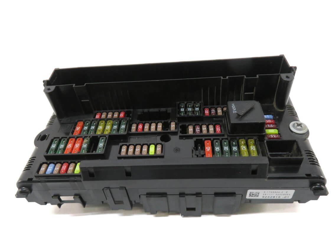 Thumbnail 2: 2012 BMW 740Li (F01) FRONT POWER DISTRIBUTION FUSE & RELAY BOX 61149252815