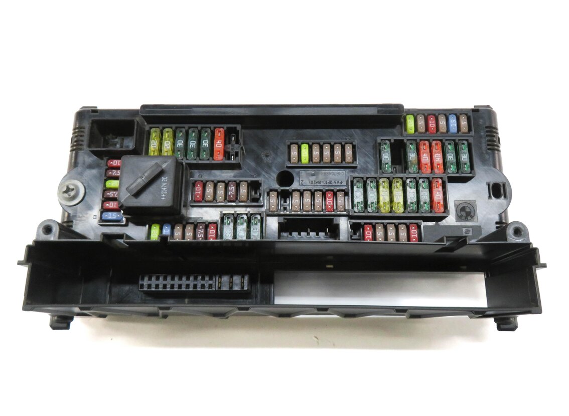 Thumbnail 3: 2012 BMW 740Li (F01) FRONT POWER DISTRIBUTION FUSE & RELAY BOX 61149252815