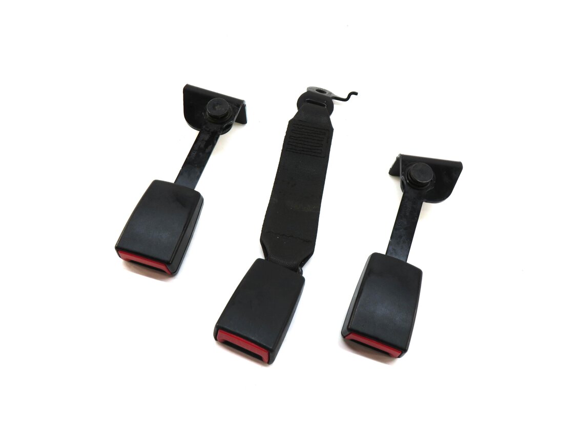 2012 BMW 740Li F01 REAR LEFT RIGHT CENTER SEATBELT BUCKLE RECEIVER SET/3 (BLACK)