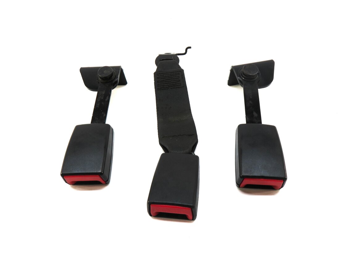 Thumbnail 2: 2012 BMW 740Li F01 REAR LEFT RIGHT CENTER SEATBELT BUCKLE RECEIVER SET/3 (BLACK)