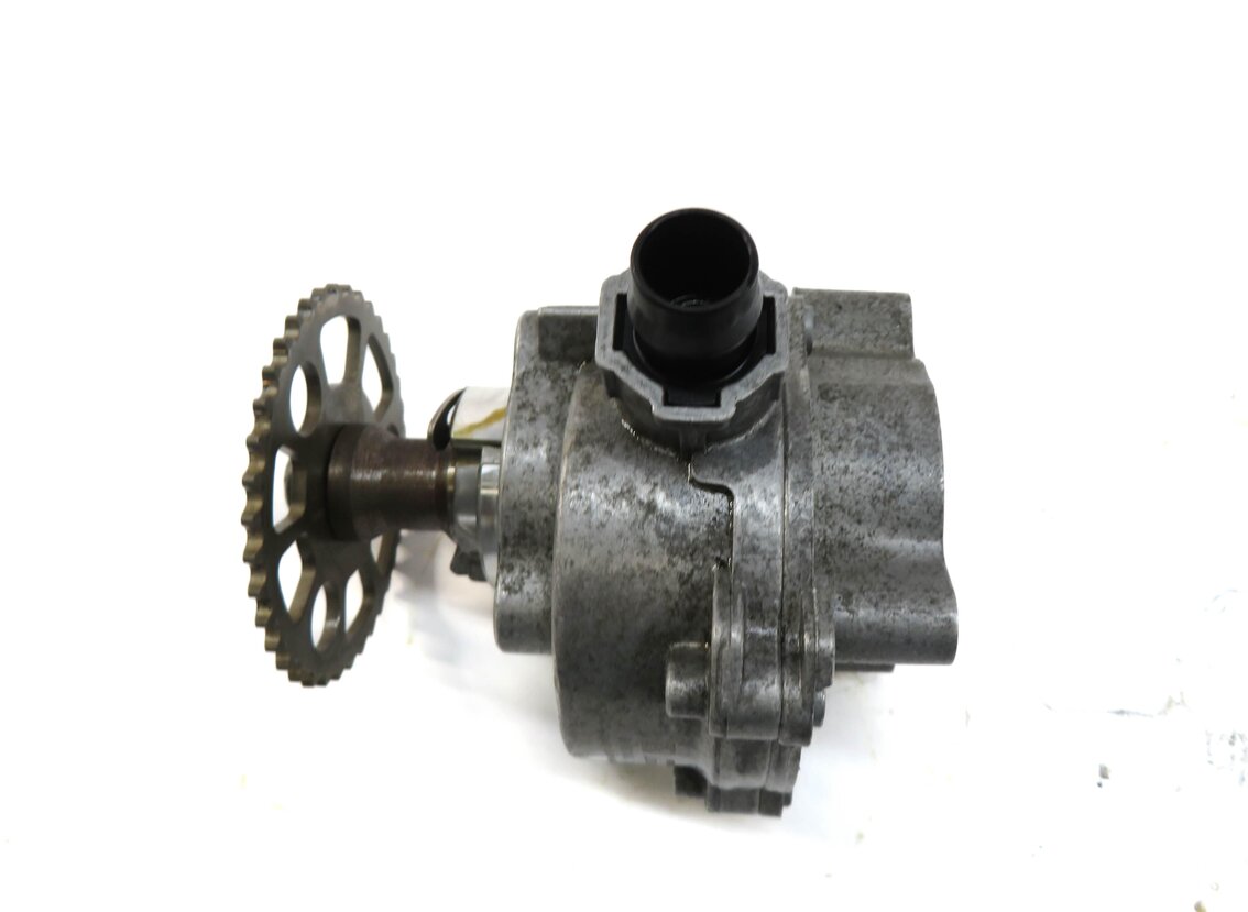 Thumbnail 3: 08-16 BMW 335i 535i X6 Z4 (E87 E90 E60 F01 E71 E89) 3.0L N54 ENGINE VACUUM PUMP