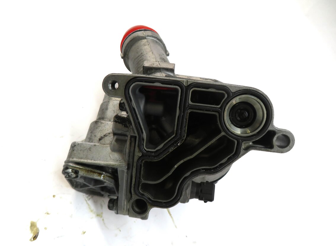 Thumbnail 5: 2012 BMW 740Li (F01) 3.0T 3.0L N54 TURBO ENGINE OIL FILTER HOUSING w/ CAP
