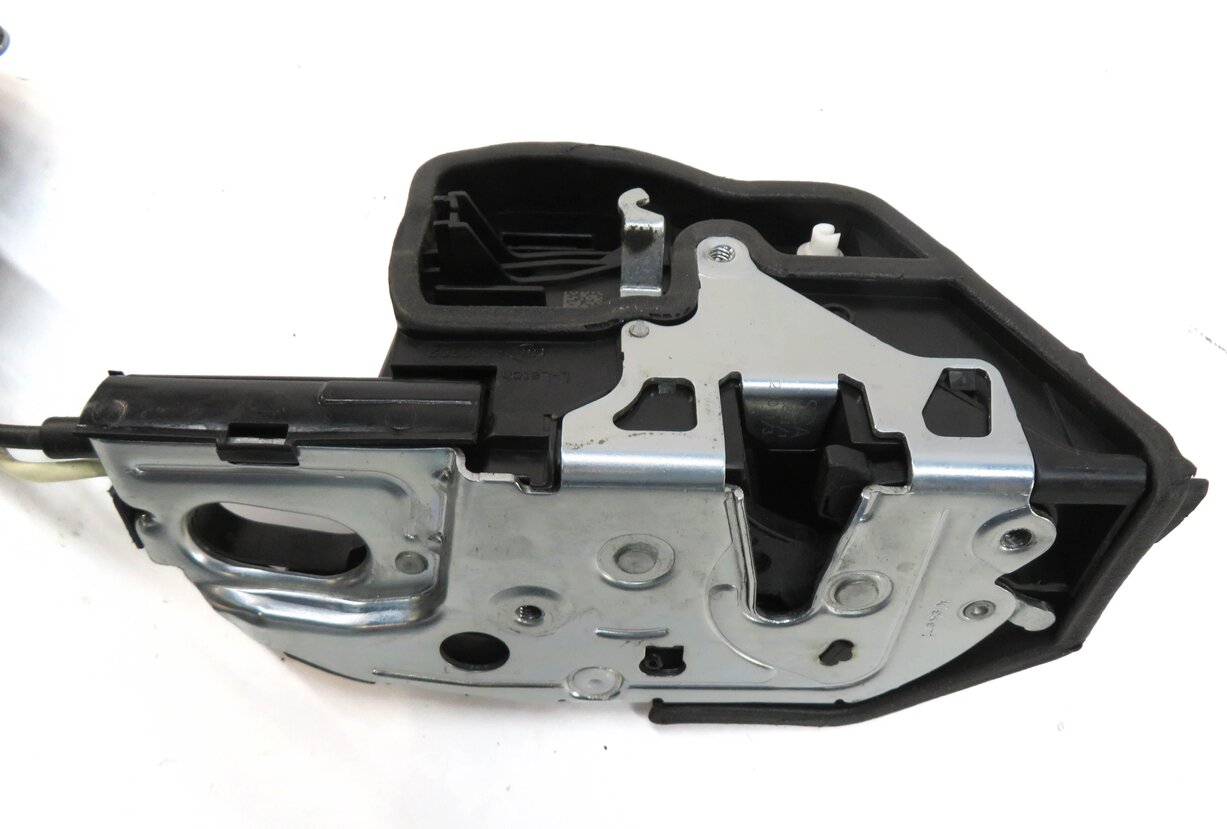Thumbnail 6: 10-16 BMW 528i 535i 550i 750i 760i (F01 F10) RIGHT FRONT SOFT CLOSE DOOR LATCH
