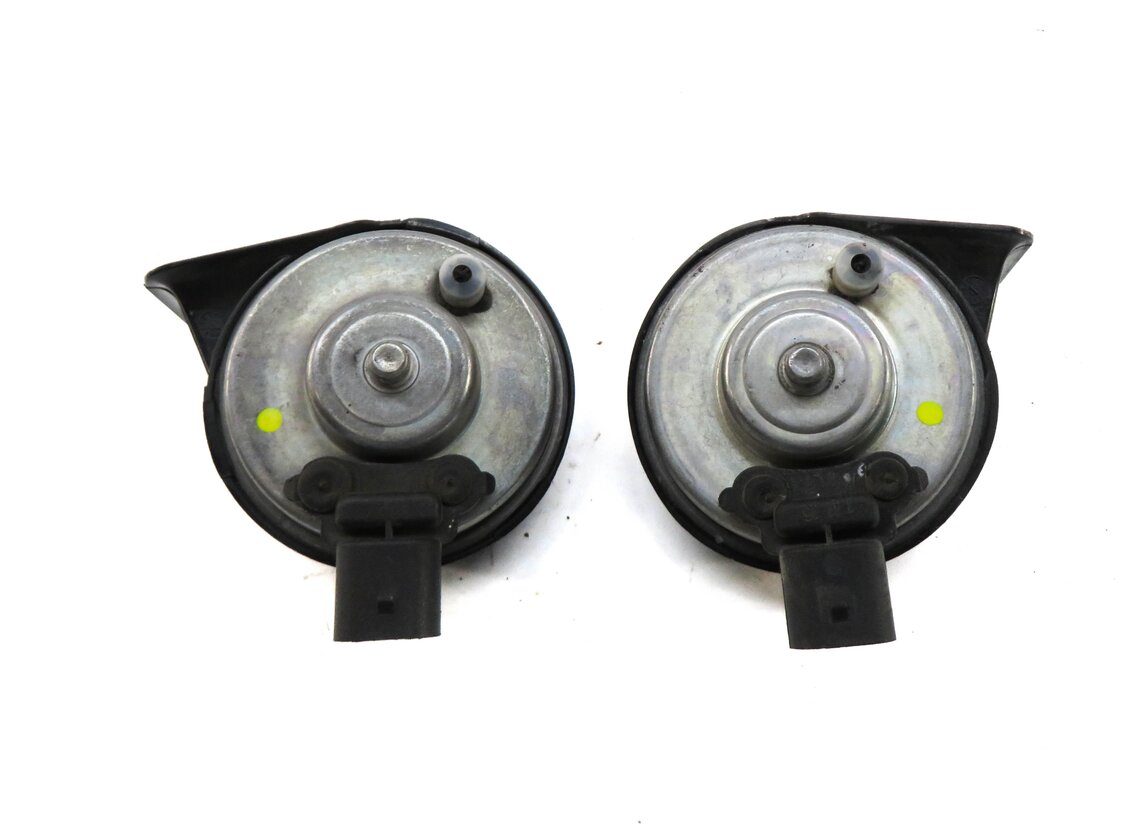 Thumbnail 3: 2011-2012 BMW 740i 750i 760i (F01 F02) HIGH & LOW TONE HORN SET-2