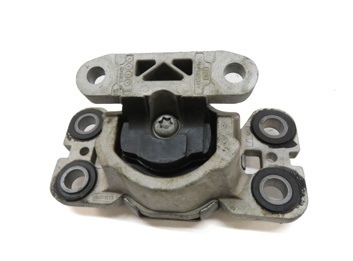 Thumbnail 5: 2013 RANGE ROVER EVOQUE (L538) 2.0L TURBO ENGINE TRANSMISSION MOUNT BRACKET