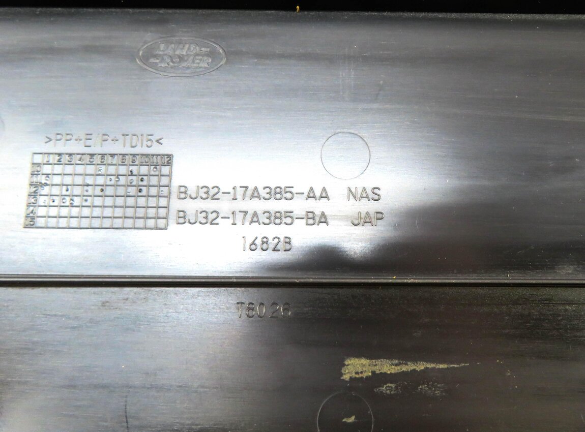 Thumbnail 4: 2013 RANGE ROVER EVOQUE (L538) FRONT LICENSE PLATE BRACKET BASE MOUNT RETAINER