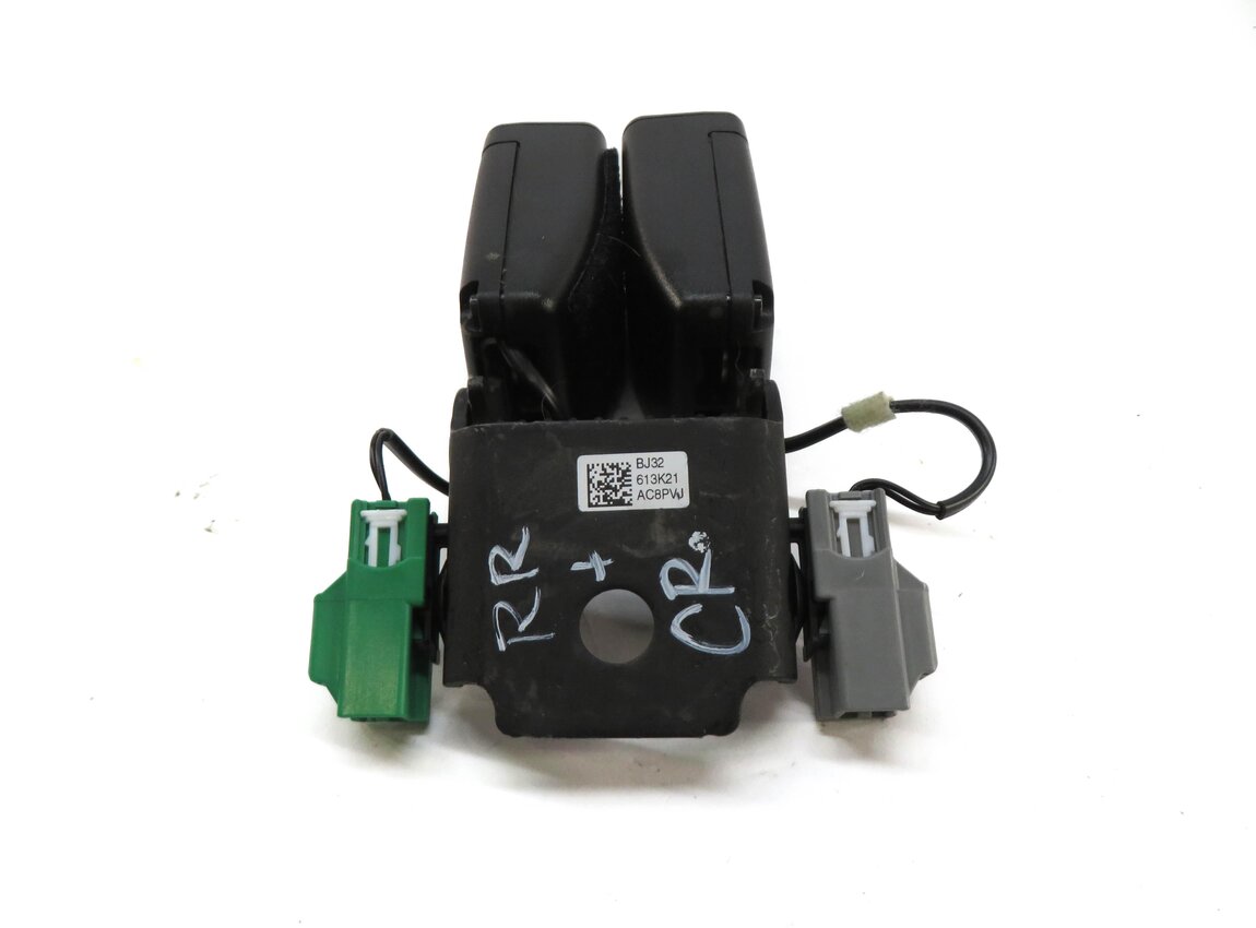 Thumbnail 5: 2013 RANGE ROVER EVOQUE L538 RIGHT CENTER REAR SEAT SEATBELT BUCKLE RECEIVER SET