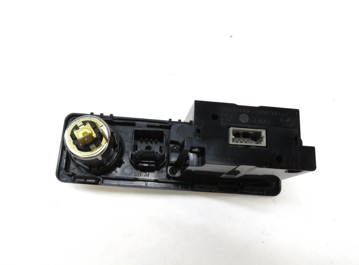 Thumbnail 3: 2013 RANGE ROVER EVOQUE (L538) RADIO STEREO USB iPOD AUXILIARY AUDIO INPUT JACK