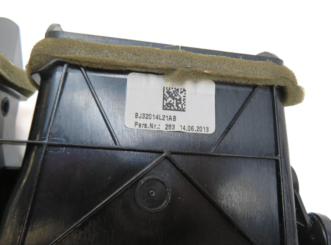 Thumbnail 5: 2013 RANGE ROVER EVOQUE (L538) FRONT CENTER DASH HEATER A/C AIR VENT