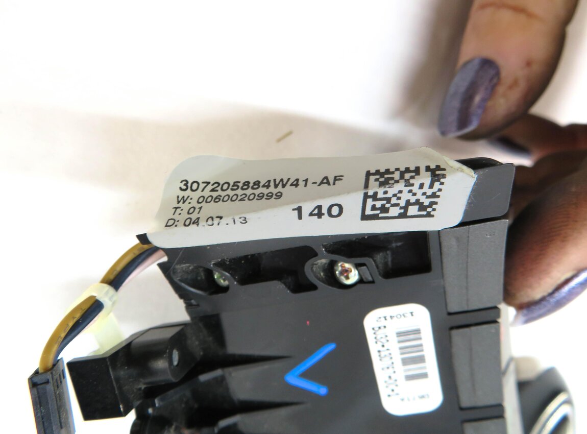 Thumbnail 6: 2013 RANGE ROVER EVOQUE (L538) LEFT STEERING WHEEL PHONE MODE SWITCH BUTTON