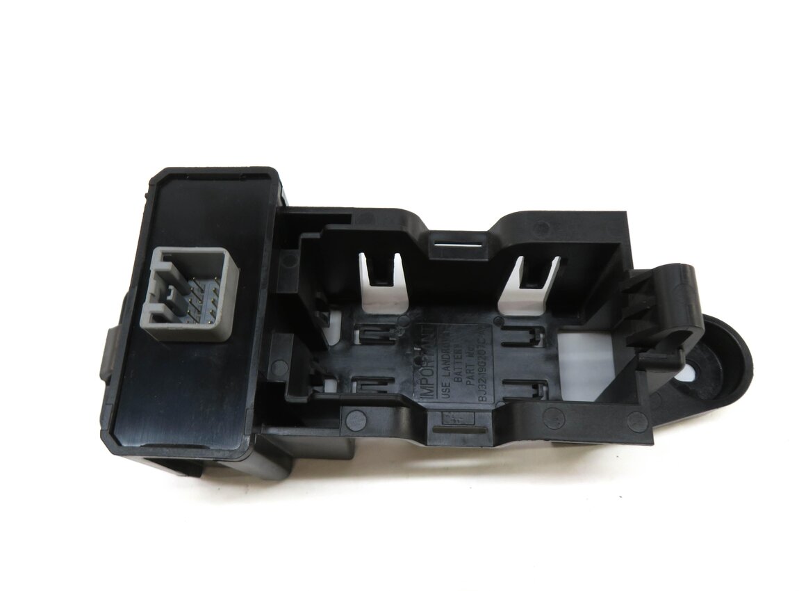 Thumbnail 2: 2013 RANGE ROVER EVOQUE (L538) AUXILIARY BATTERY MODULE HOUSING BRACKET