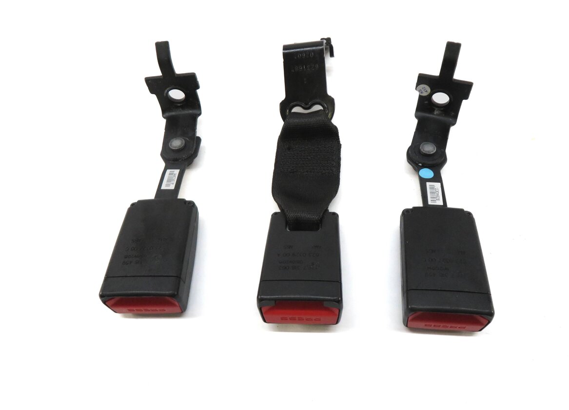 Thumbnail 3: 2015 BMW X5 (F15) REAR SEAT LEFT CENTER RIGHT SEATBELT BUCKLE RECEIVER SET