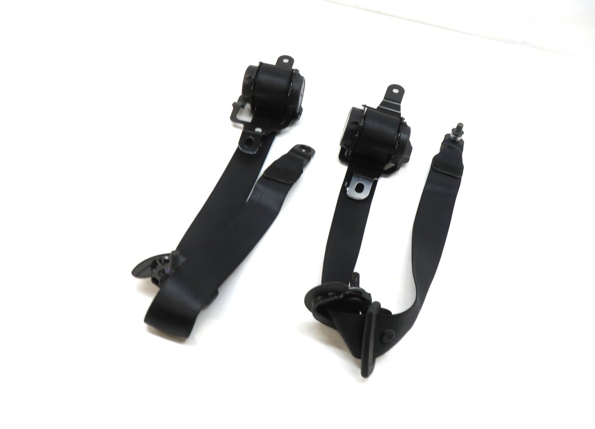 2015 BMW X5 (F15) LEFT & RIGHT REAR 2nd ROW SEAT SEATBELT RETRACTOR SET (BLACK)