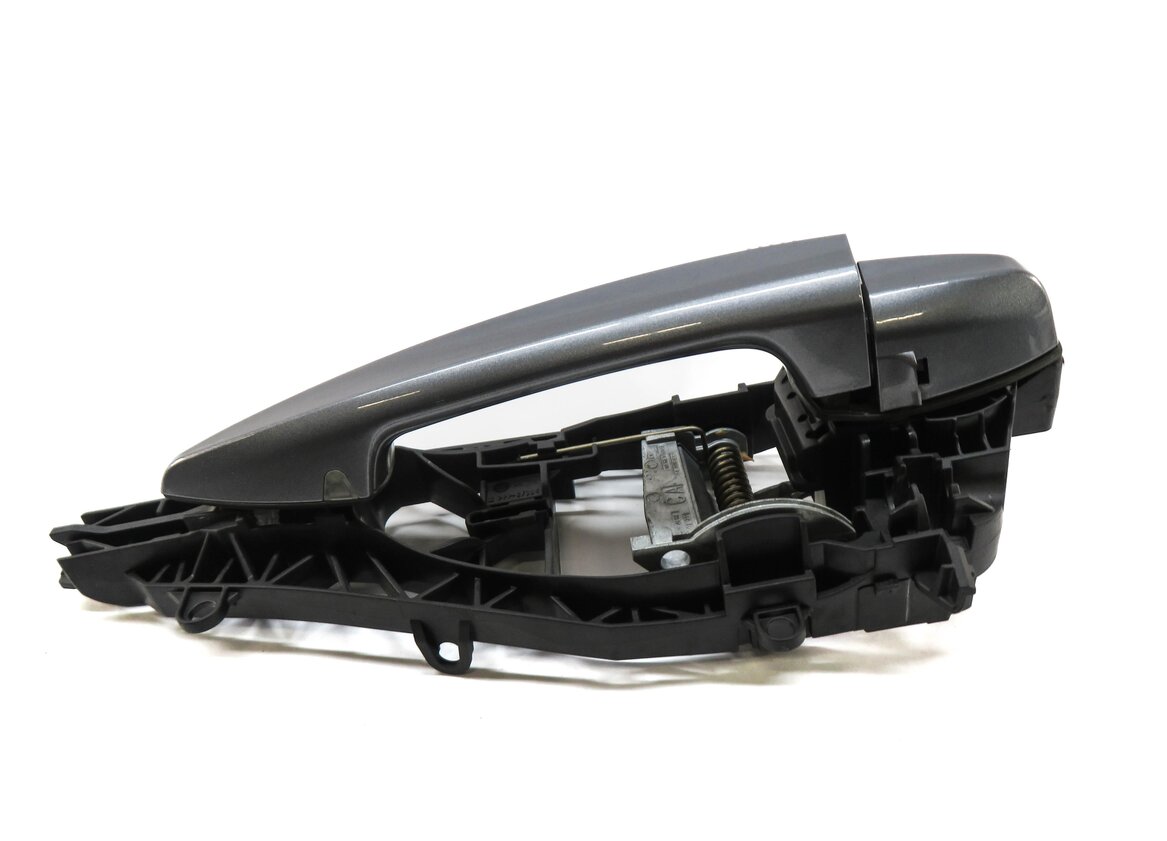 Thumbnail 2: 14-21 BMW X1 X2 X5 X6 (F15 F16 F39 F48) LEFT FRONT COMFORT DOOR HANDLE (GRAY)