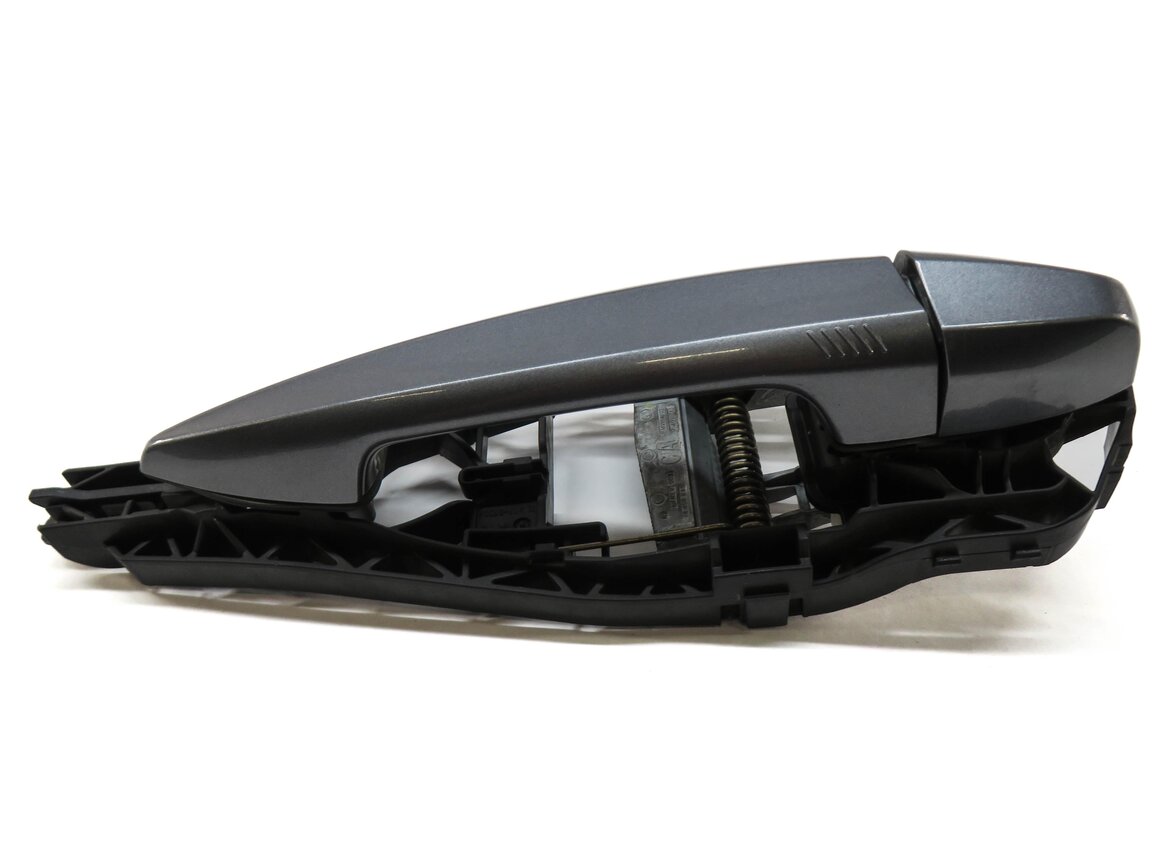 Thumbnail 2: 14-21 BMW X1 X2 X5 X6 (F15 F16 F39 F48) RIGHT FRONT COMFORT DOOR HANDLE (GRAY)