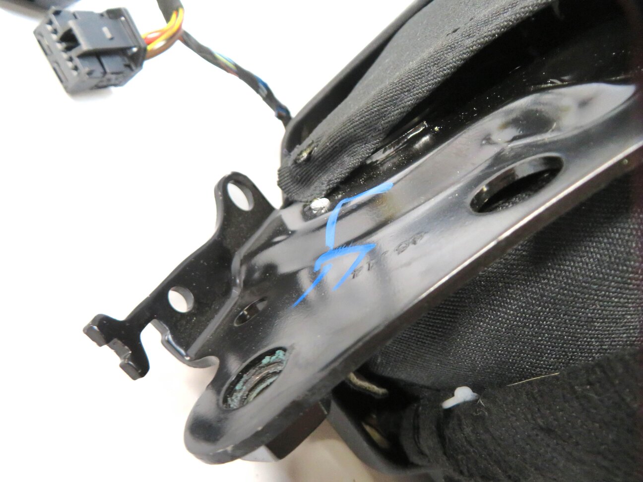 Thumbnail 6: 2015 BMW X5 (F15) LEFT FRONT DRIVER UPPER TOP HEATED SEAT CUSHION (BLACK LCSW)