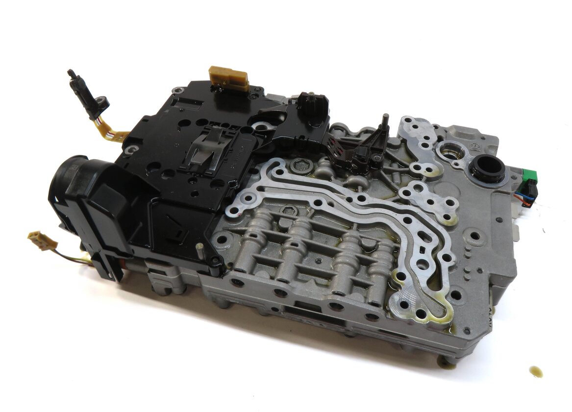 2014-2015 BMW X3 X5 X6 (F15 F16 F25) 3.0L AWD 8HP45X TRANSMISSION VALVE BODY