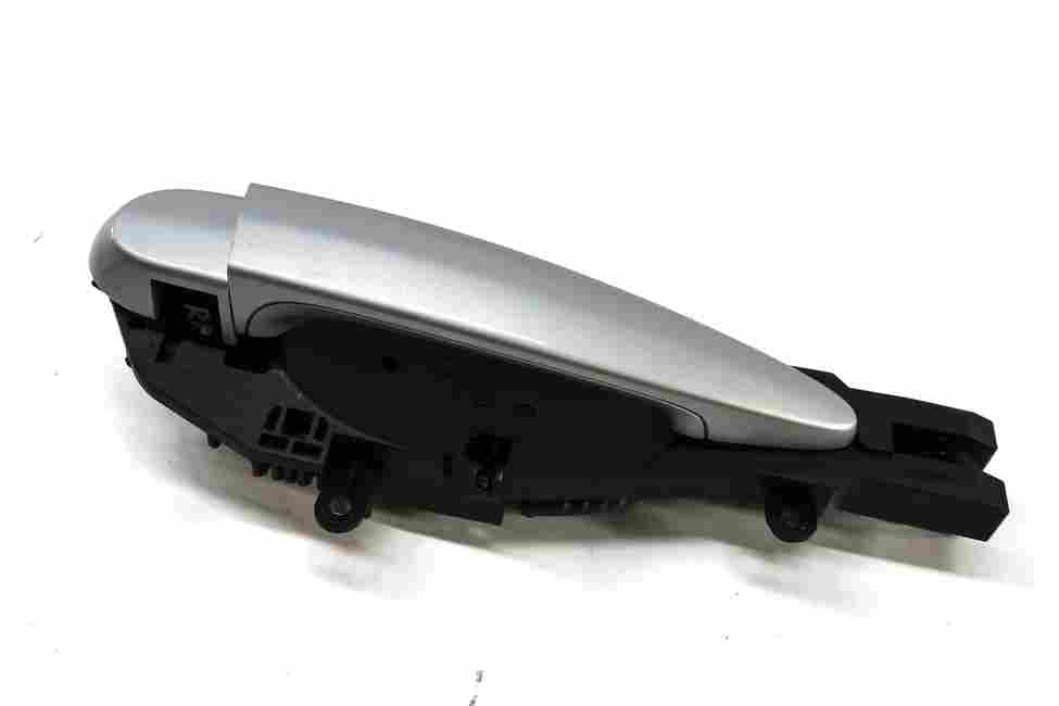 08-14 BMW X5 X5M X6 X6M (E70 E71) RIGHT FRONT COMFORT ACCESS DOOR HANDLE SILVER