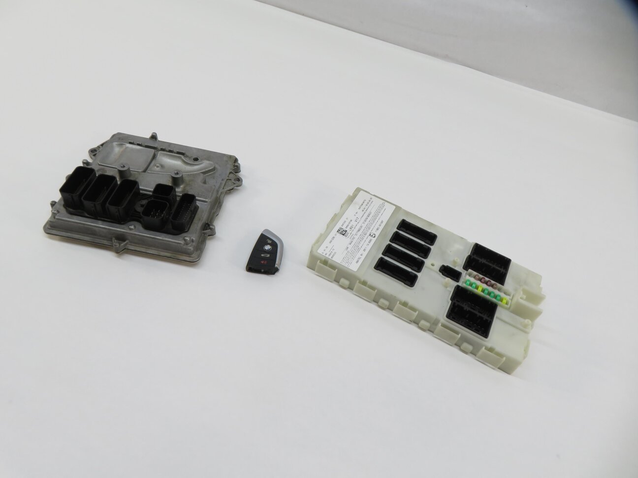 Thumbnail 3: 2016 BMW X5 (F15) 3.0L N55 TURBO ENGINE ECM DME BCM IMMOBILIZER MODULE KEY SET