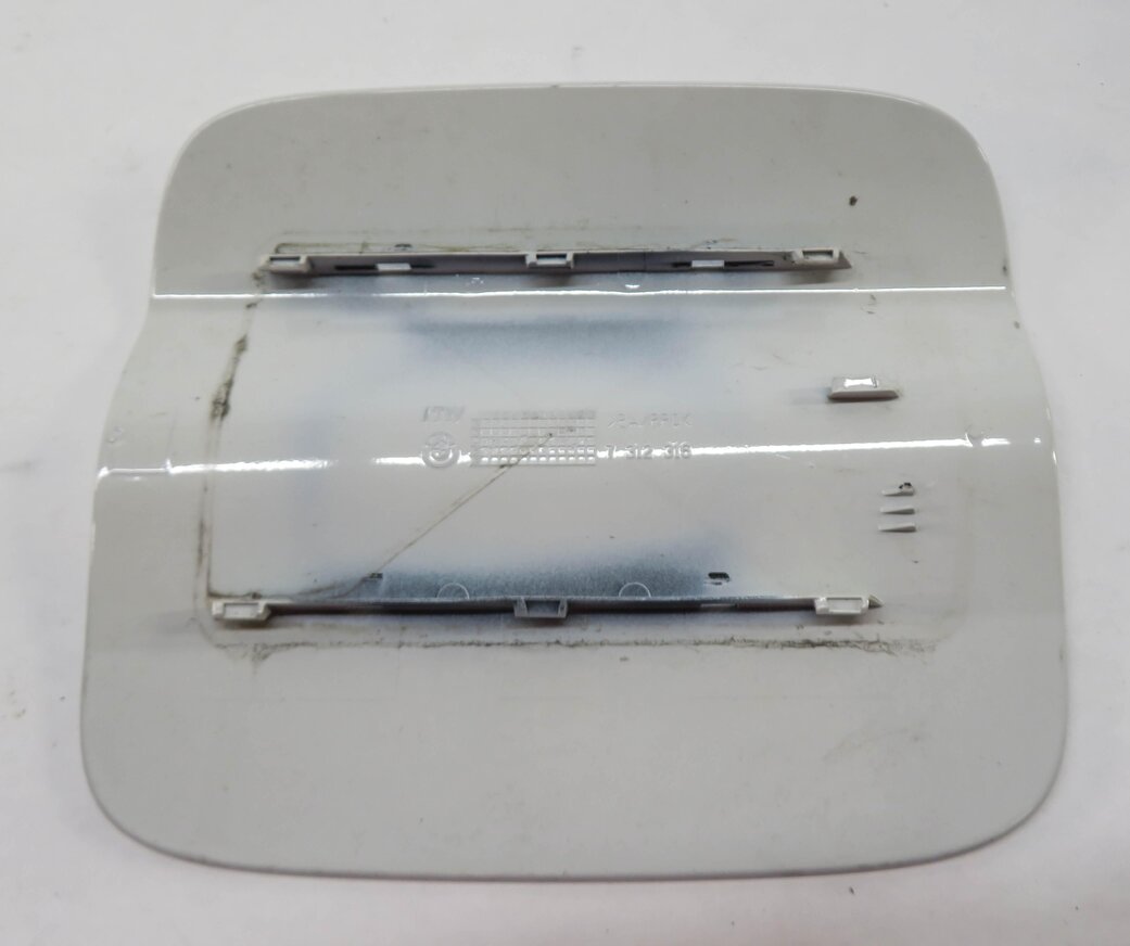 Thumbnail 4: 2014-2018 BMW X5 (F15) FUEL TANK FILLER DOOR COVER LID TRIM (ALPINE WHITE 300)