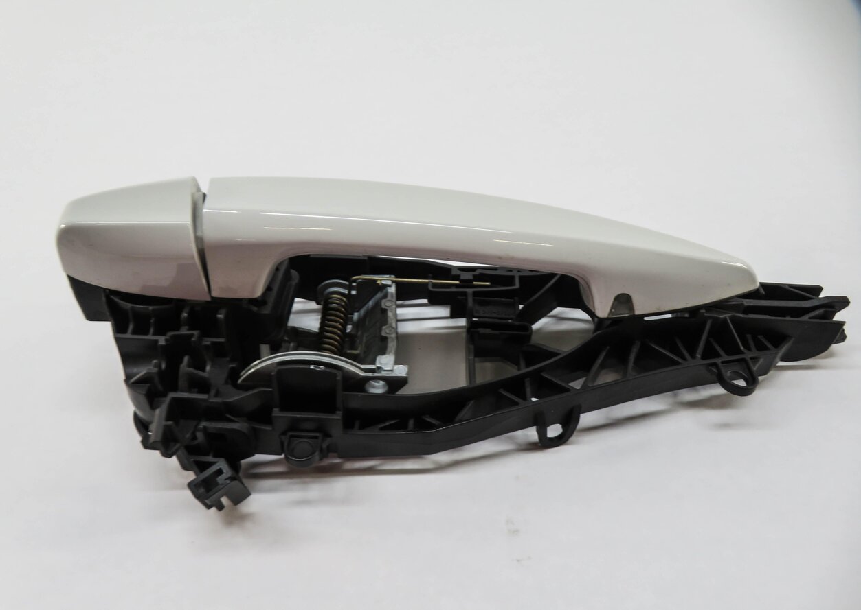 Thumbnail 2: 2014-2021 BMW X1 X5 X6 (F15 F16 F48) RIGHT REAR EXTERIOR DOOR HANDLE (WHITE 300)