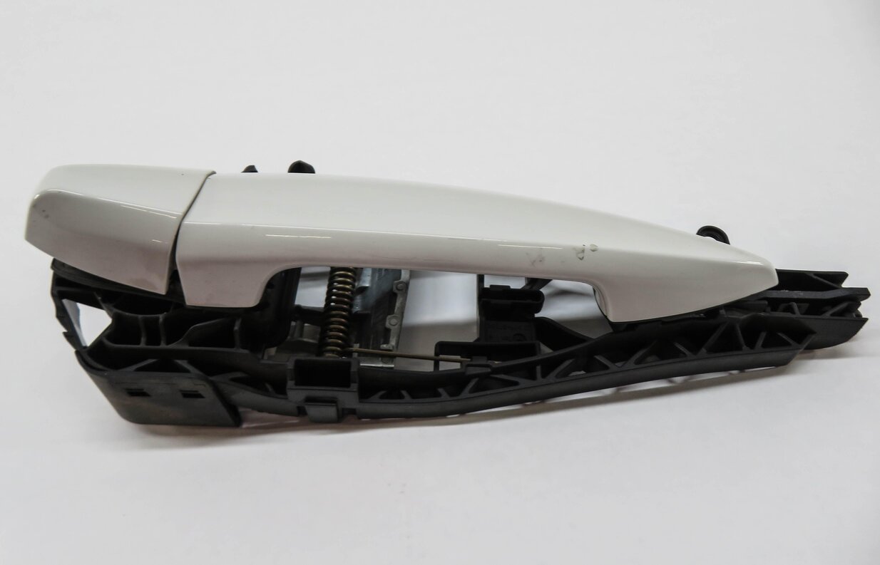 Thumbnail 3: 2014-2021 BMW X5 X6 (F15 F16) LEFT REAR EXTERIOR DOOR HANDLE (ALPINE WHITE 300)