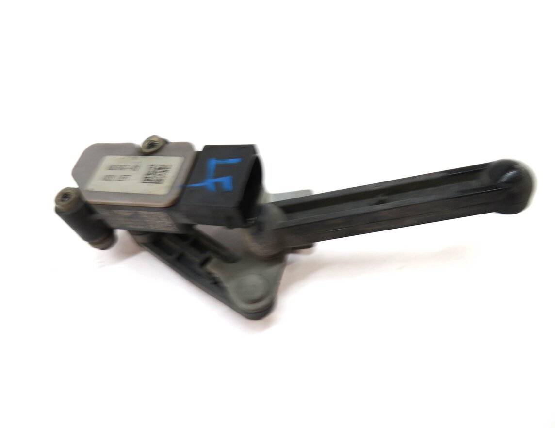 Thumbnail 2: 2016 BMW X5 (F15) LEFT FRONT DRIVER SUSPENSION HEIGHT LEVEL SENSOR