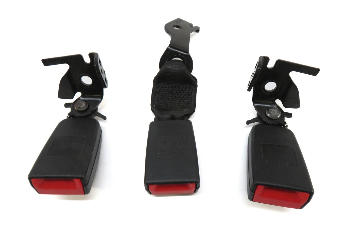 Thumbnail 3: 2010 MERCEDES E350 (W212) REAR SEAT SEATBELT BUCKLE RECEIVER SET-3 (BLACK)