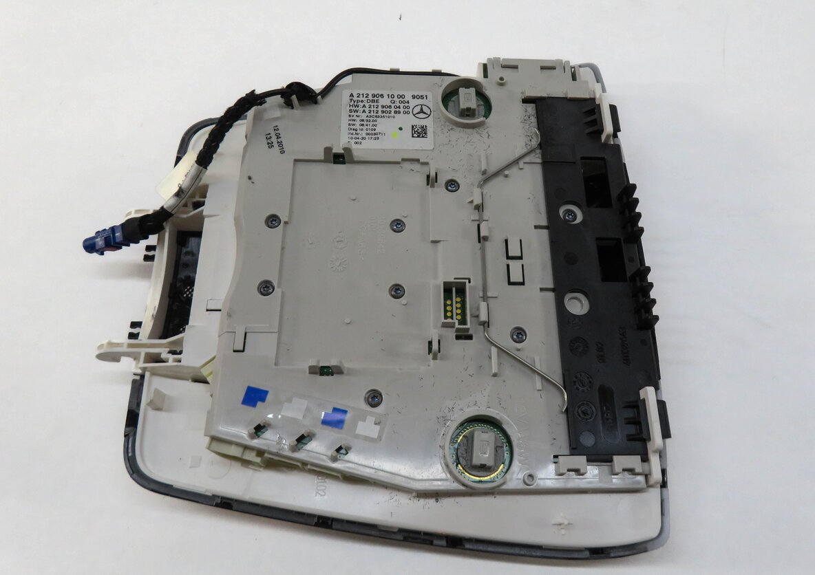 Thumbnail 4: 2010 MERCEDES E350 (W212) FRONT DOMELIGHT MAP READING DOME LIGHT LAMP (BLACK)