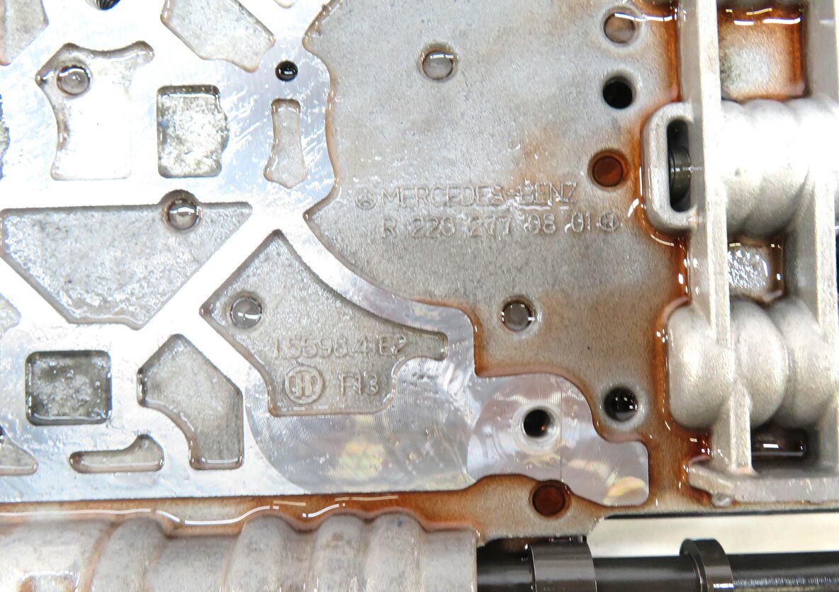 Thumbnail 4: 2010-2011 MERCEDES E350 (W212) RWD 722.9 A/T TRANSMISSION VALVE BODY BLOCK