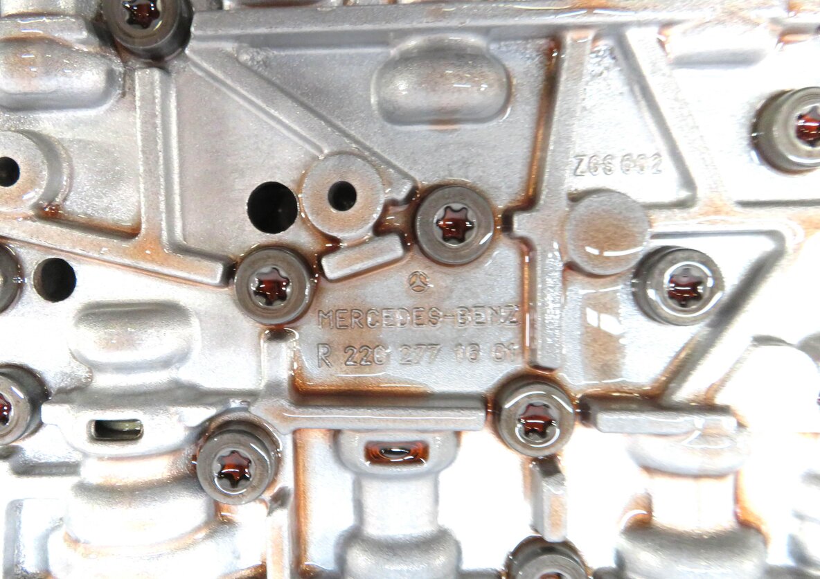 Thumbnail 7: 2010-2011 MERCEDES E350 (W212) RWD 722.9 A/T TRANSMISSION VALVE BODY BLOCK