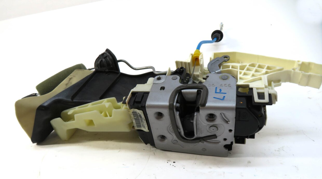 Thumbnail 4: 10-19 MERCEDES C E GLK SL CLS SLK (W204 W207 W212 X204) LEFT FRONT DOOR LATCH