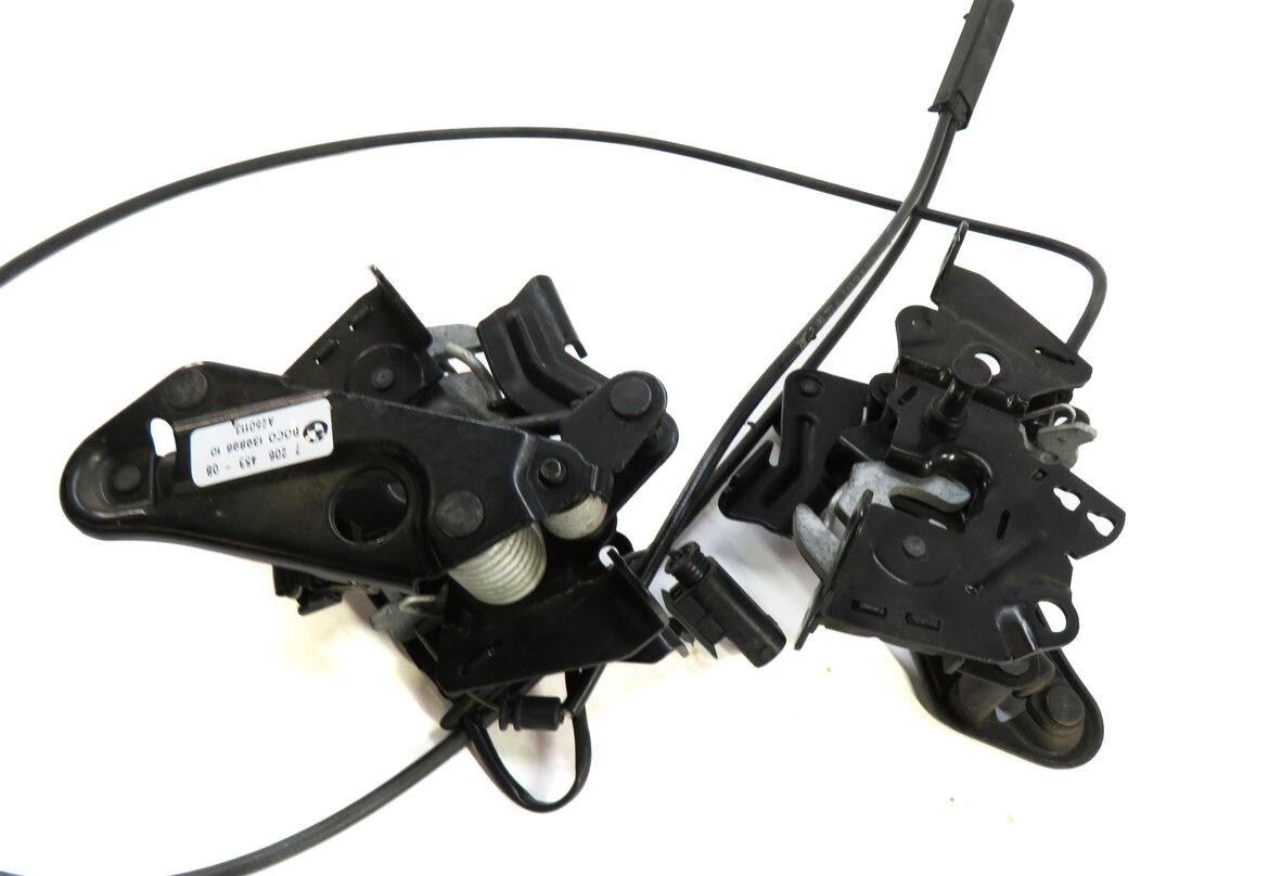 Thumbnail 3: 2013 BMW 750i (F01) FRONT LEFT & RIGHT LOWER HOOD LOCK LATCH SET w/ CABLE