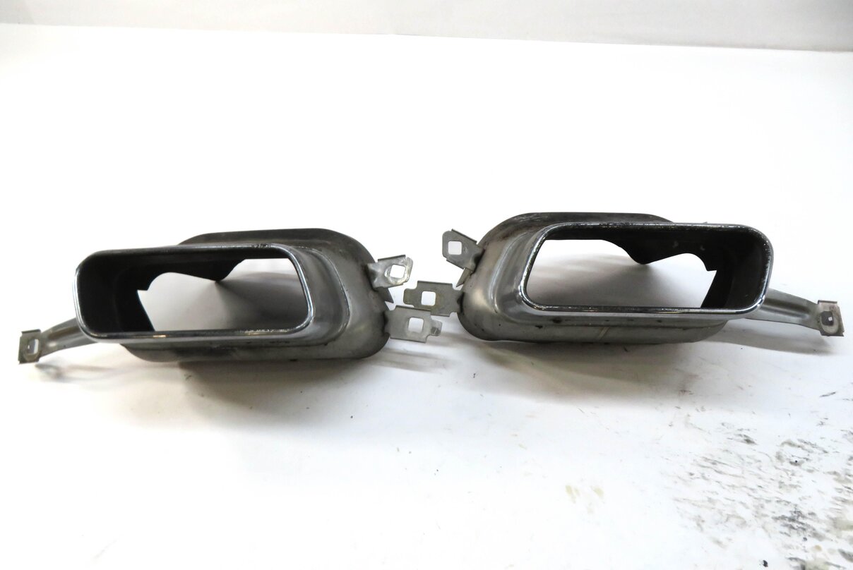 Thumbnail 2: 2013-2015 BMW 750i (F01 F02) LEFT & RIGHT REAR EXHAUST TIP SET-2