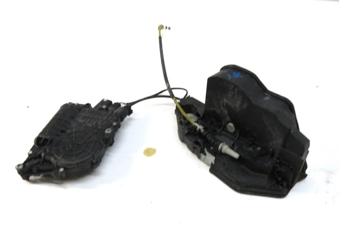 Thumbnail 2: 2011-2015 BMW 740i 750i 760i (F01 F02 F04) LEFT REAR DOOR LATCH (SOFT CLOSE)