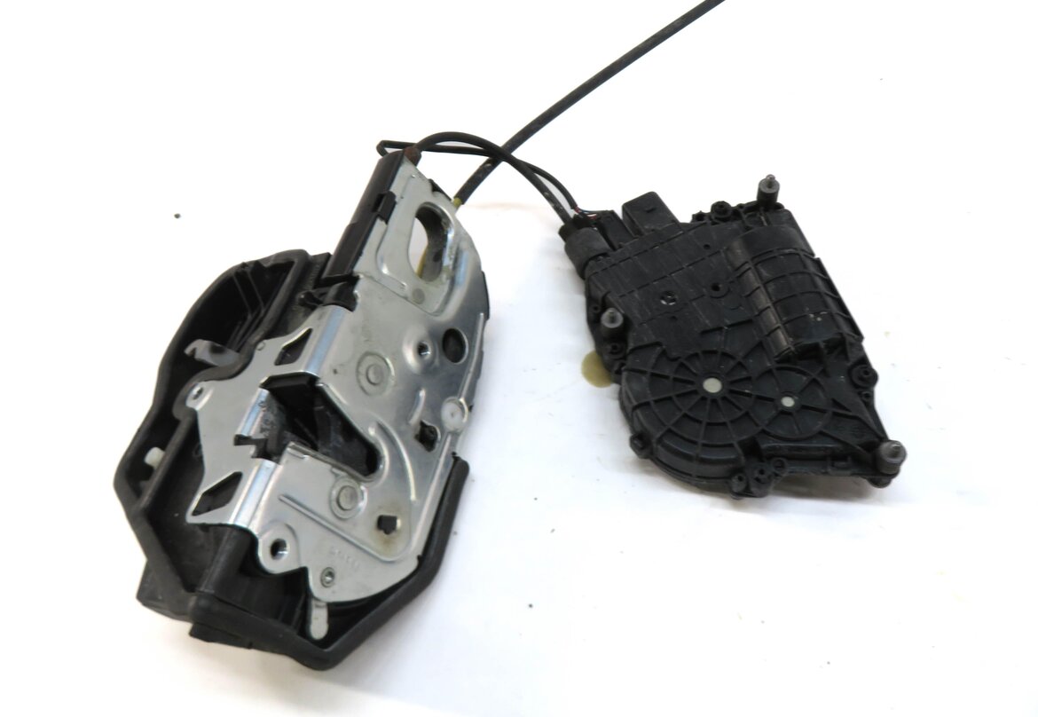 Thumbnail 3: 2011-2015 BMW 740i 750i 760i (F01 F02 F04) LEFT REAR DOOR LATCH (SOFT CLOSE)