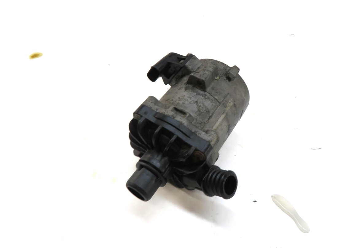 2013 BMW 750i (F01) 4.4L N63 V8 ENGINE SECONDARY AUXILIARY WATER PUMP