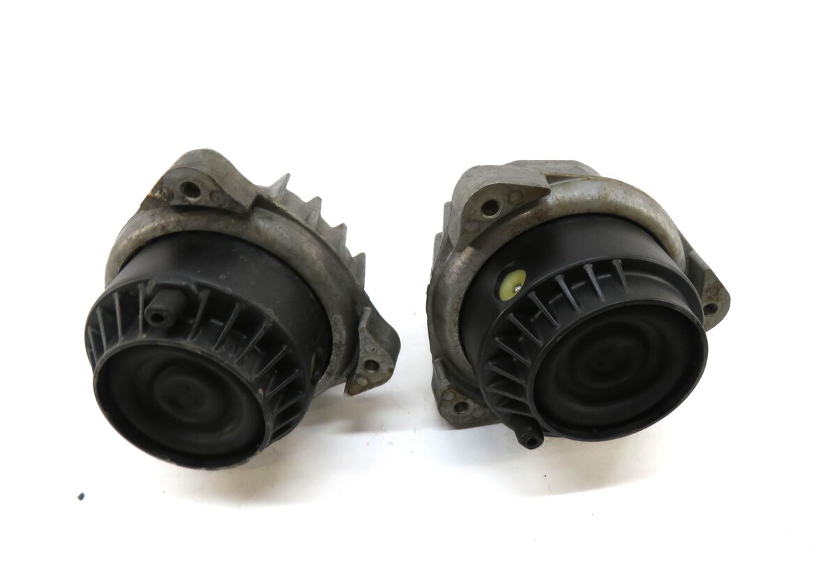 Thumbnail 2: 2013 BMW 750i (F01) 4.4L N63 V8 ENGINE LEFT & RIGHT MOTOR MOUNT SET-2