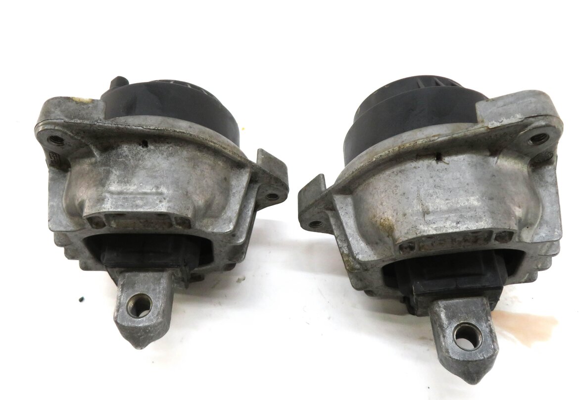 Thumbnail 3: 2013 BMW 750i (F01) 4.4L N63 V8 ENGINE LEFT & RIGHT MOTOR MOUNT SET-2