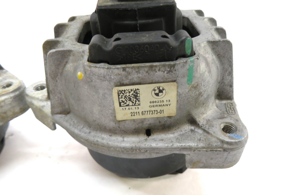 Thumbnail 6: 2013 BMW 750i (F01) 4.4L N63 V8 ENGINE LEFT & RIGHT MOTOR MOUNT SET-2